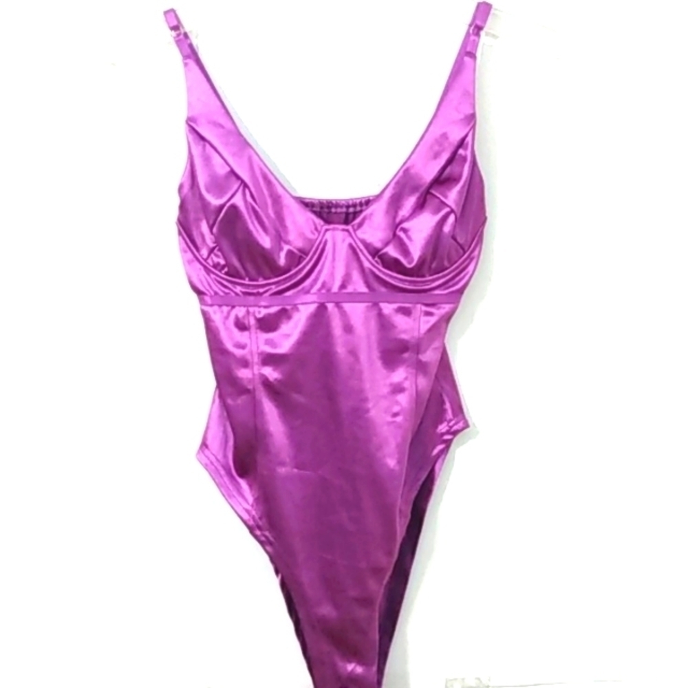 PLUNGE V-NECK PUSH-UP HIGH-CUT BODYSUIT SIZE MEDIUM NWOT